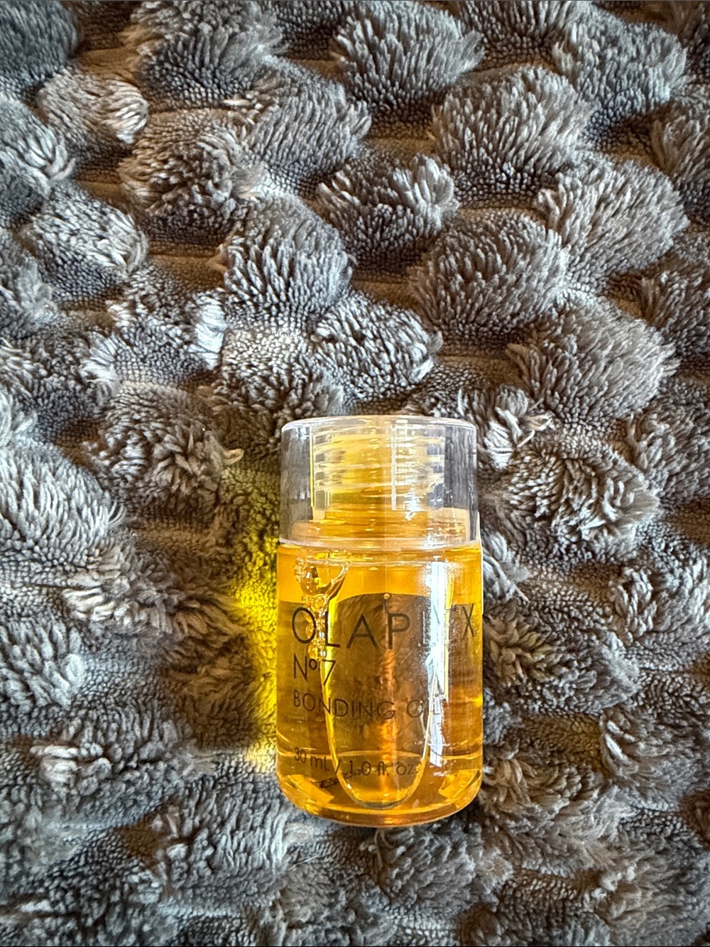OLAPLEX No.7 Bonding Oil - Clear & Golden Yellow